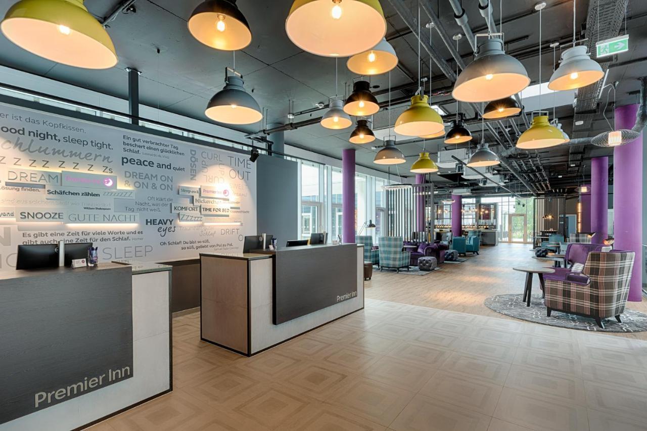 Premier Inn Wolfsburg City Centre Экстерьер фото