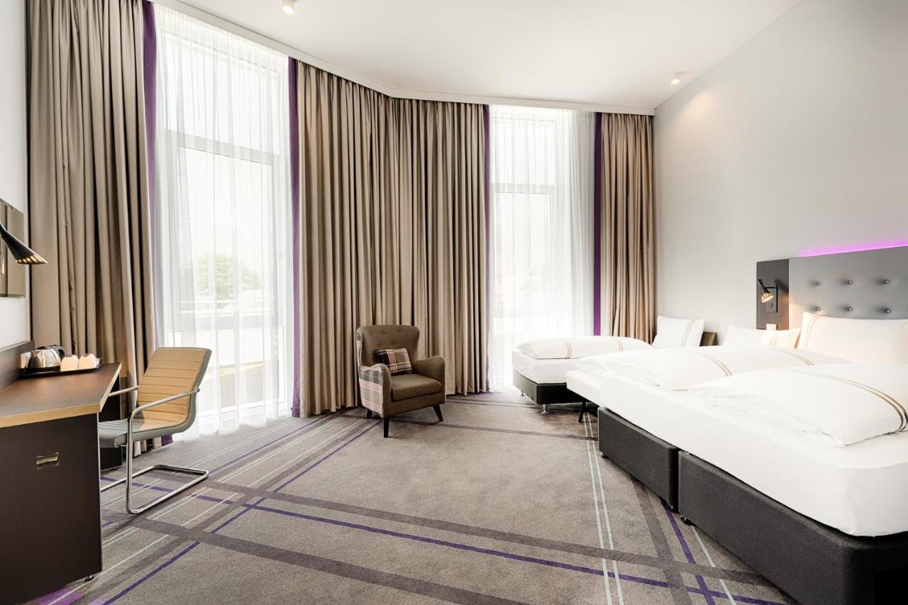 Premier Inn Wolfsburg City Centre Экстерьер фото